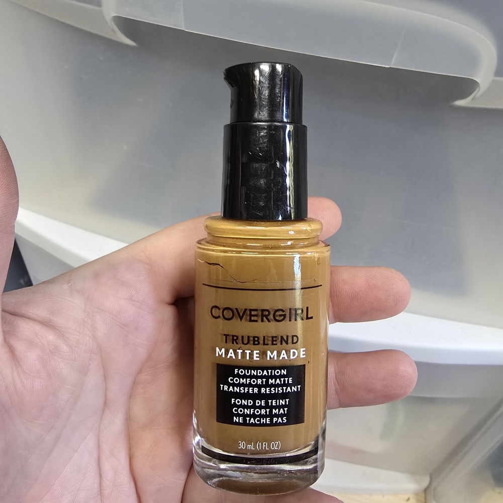 Covergirl Trublend Matte Made Liquid Foundation Glass Bottle D10 Golden Caramel